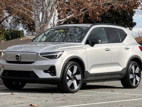 Used 2023 Volvo XC40 Recharge Ultimate image 8