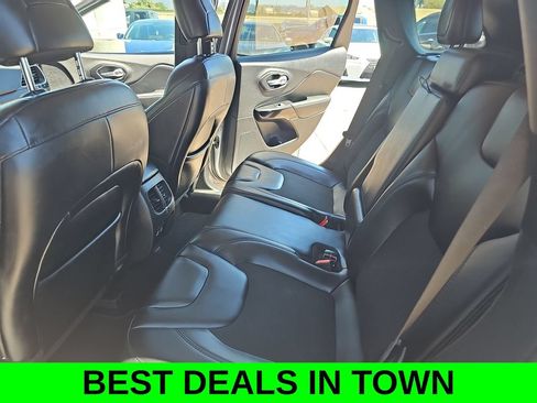 Used 2021 Jeep Cherokee Latitude Plus FWD image 13