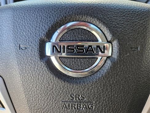 Used 2022 Nissan Titan SV w/ SV Convenience Package image 28