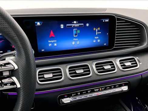 Used 2026 Mercedes-Benz GLS 450 4MATIC image 5