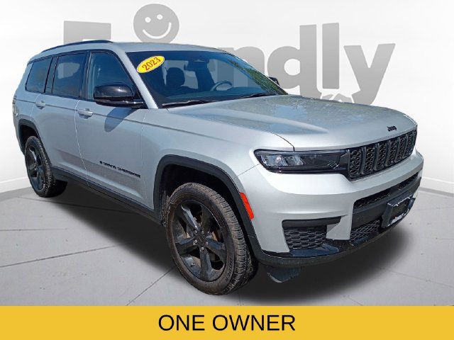Used 2023 Jeep Grand Cherokee L Laredo AWD/4WD image 3