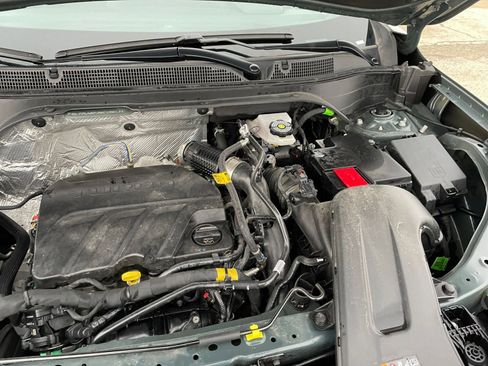 Used 2025 Chevrolet Trax LT image 31