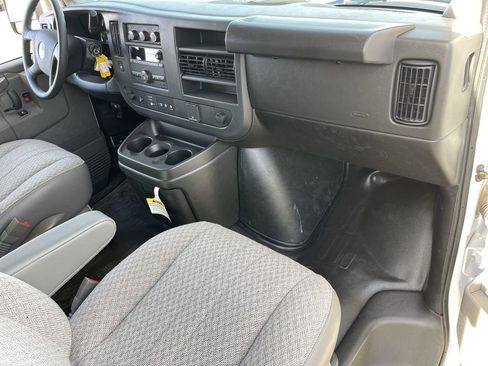 New 2025 GMC Savana 2500 Extended w/ Driver Convenience Package RWD image 28