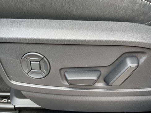 Certified 2025 Audi Q5 Premium Plus w/ Premium Plus AWD/4WD image 18