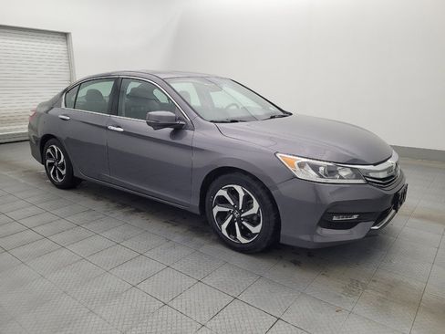 Used 2017 Honda Accord EX-L image 11