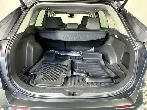 Used 2025 Toyota RAV4 XLE AWD/4WD image 28