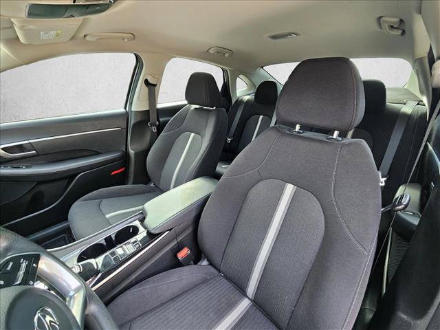 Used 2023 Hyundai Sonata SE w/ Preferred Accessory Package FWD image 12