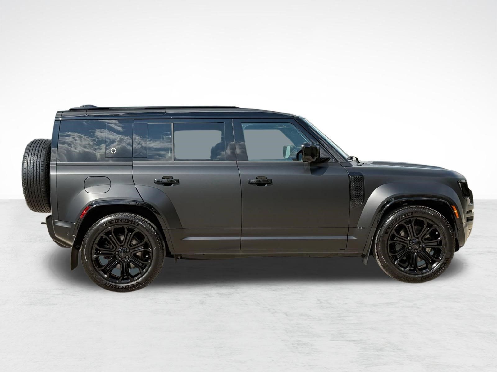 New 2026 Land Rover Defender 110 OCTA AWD/4WD image 8