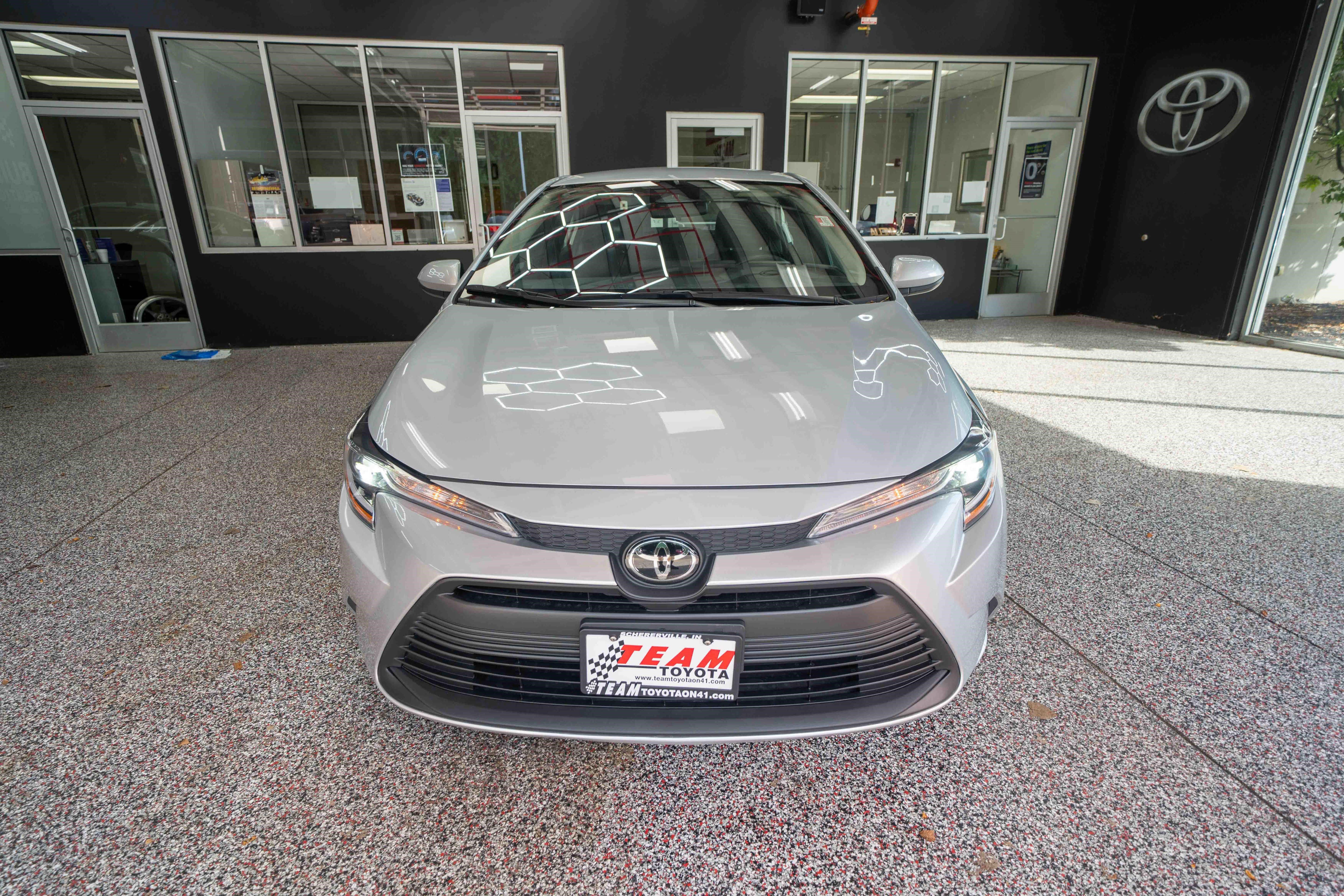 Used 2025 Toyota Corolla LE FWD image 6