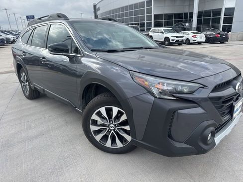 Used 2025 Subaru Outback Limited image 4