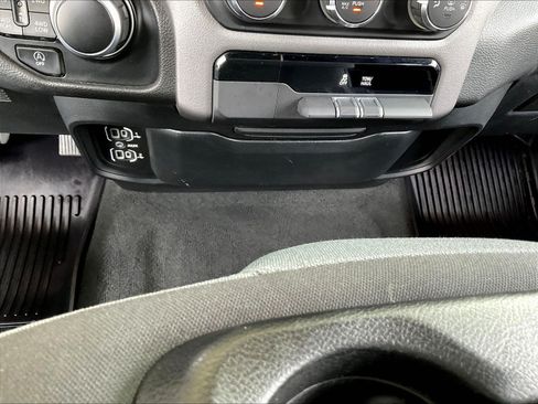 Used 2022 RAM 1500 Big Horn AWD/4WD image 16