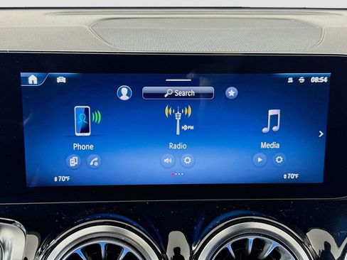 Used 2024 Mercedes-Benz GLB 250 4MATIC image 15