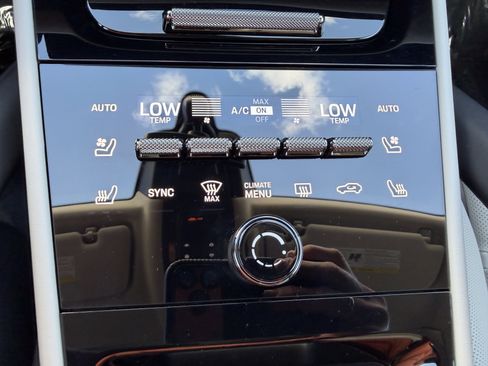 Certified 2024 Porsche Cayenne Coupe image 31