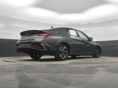 Certified 2025 Hyundai Elantra Sport image 37