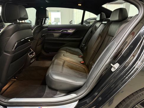 Used 2020 BMW 740i xDrive w/ M Sport Package AWD/4WD image 13