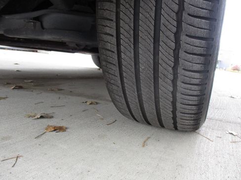 Used 2022 Volvo XC40 T5 Momentum image 78