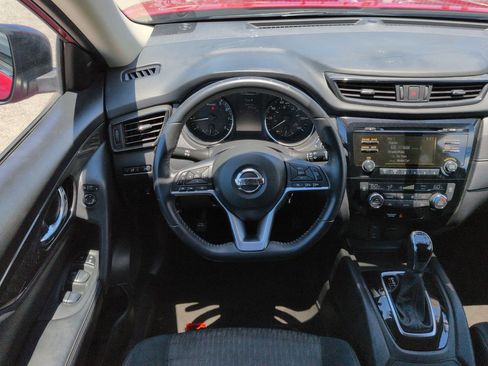 Used 2017 Nissan Rogue SV FWD image 16