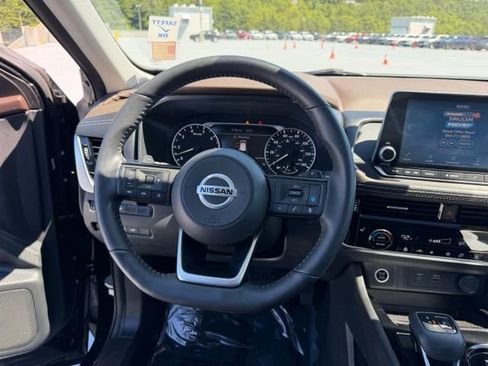 Used 2021 Nissan Rogue SV w/ Premium Package AWD/4WD image 13