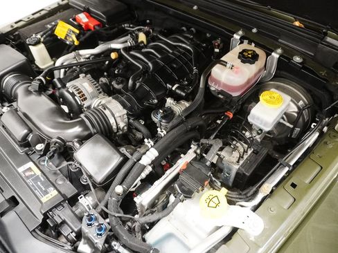 Certified 2022 Jeep Wrangler Unlimited Sahara w/ Cold Weather Group image 9