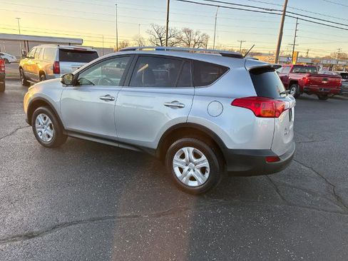 Used 2015 Toyota RAV4 LE image 3