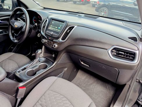 Used 2018 Chevrolet Equinox LT image 9