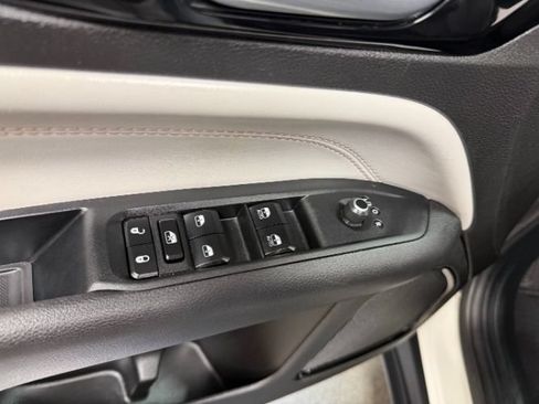 Used 2025 Jeep Compass Limited AWD/4WD image 12