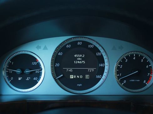 Used 2011 Mercedes-Benz GLK 350 4MATIC image 12