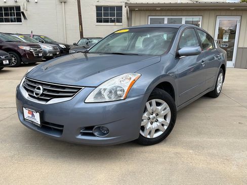 Used 2011 Nissan Altima 2.5 S image 1