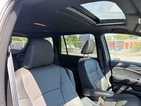 Used 2023 Honda Passport EX-L image 9