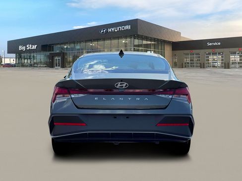 New 2026 Hyundai Elantra SE FWD image 6
