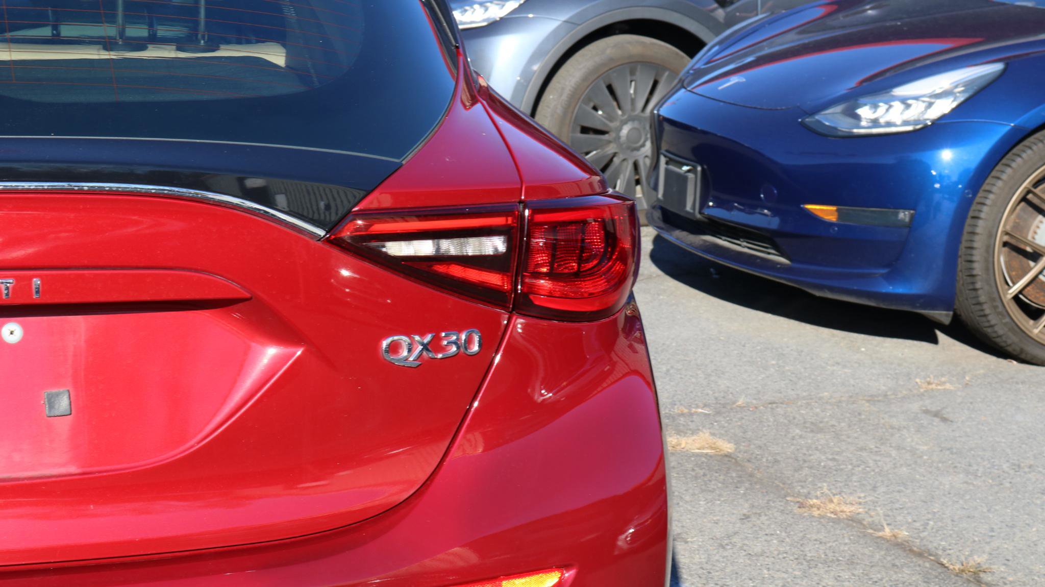 Used 2019 INFINITI QX30 FWD image 9