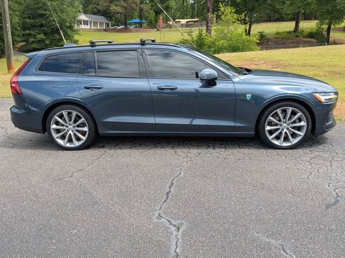 Used 2020 Volvo V60 T5 Momentum FWD image 7