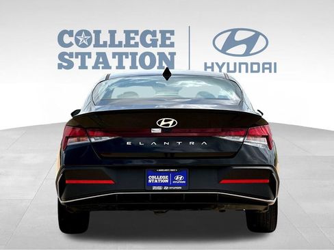Used 2026 Hyundai Elantra Sport FWD image 9