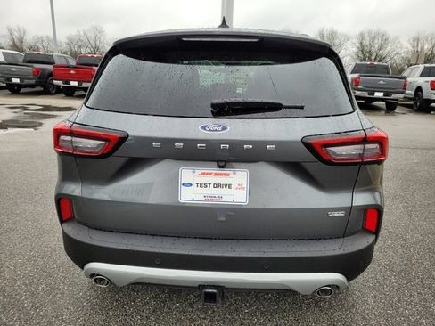 New 2025 Ford Escape SE w/ Class II Trailer Tow Package FWD image 10