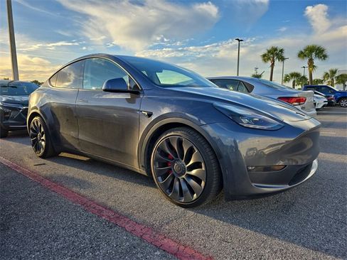 Used 2022 Tesla Model Y Performance image 2