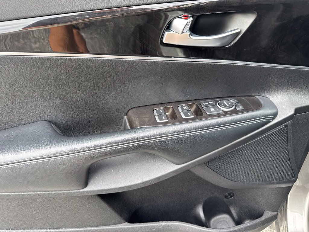Used 2018 Kia Sorento FWD V6 image 19