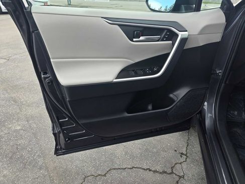 Used 2025 Toyota RAV4 XLE Premium image 22