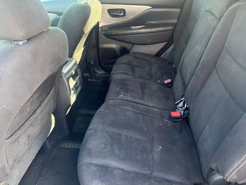 Used 2017 Nissan Murano S image 10