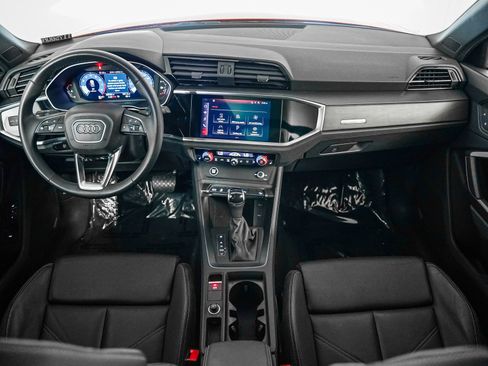 Used 2022 Audi Q3 2.0T Premium w/ Black Optic Sport Package image 13