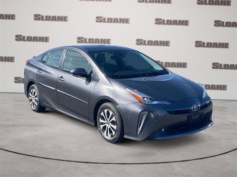 Used 2022 Toyota Prius XLE image 7