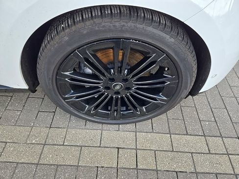 Certified 2022 Land Rover Range Rover SE AWD/4WD image 11