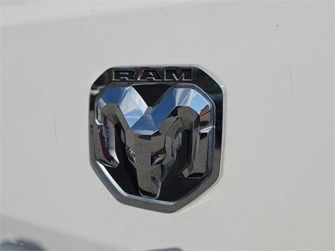 Used 2025 RAM ProMaster 2500 w/ Convenience Group image 7