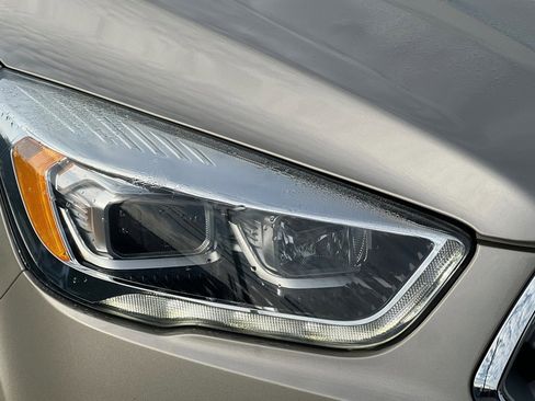 Used 2018 Ford Escape Titanium w/ Ford Safe & Smart Package image 10