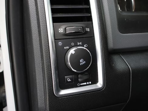Used 2018 RAM 2500 Big Horn AWD/4WD image 37
