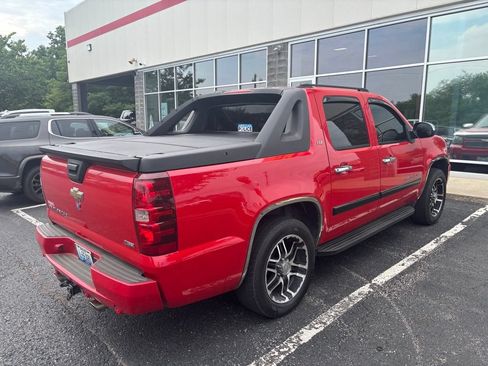 Used 2008 Chevrolet Avalanche LTZ w/ LTZ Preferred Equipment Group AWD/4WD image 4