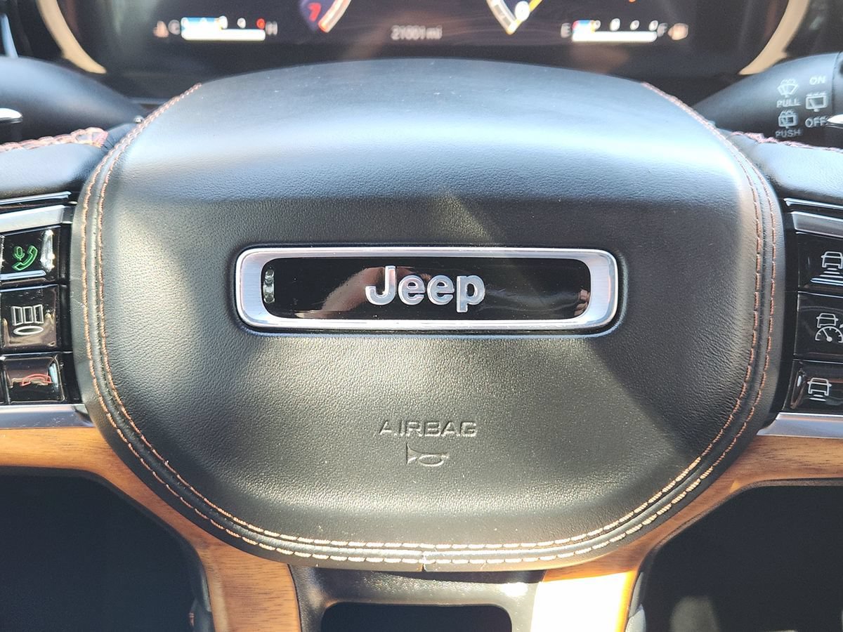 Used 2024 Jeep Grand Cherokee Summit AWD/4WD image 51