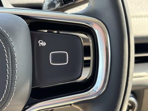 New 2026 Lincoln Navigator Premiere AWD/4WD image 25