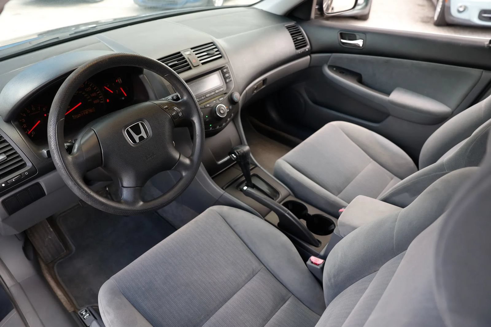 Used 2004 Honda Accord LX image 17