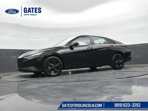 Used 2022 Hyundai Elantra SEL w/ Convenience Package FWD image 37