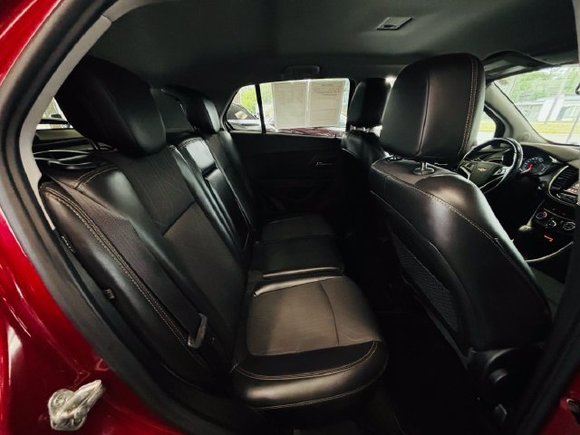 Used 2019 Chevrolet Trax LT w/ LT Convenience Package FWD image 36